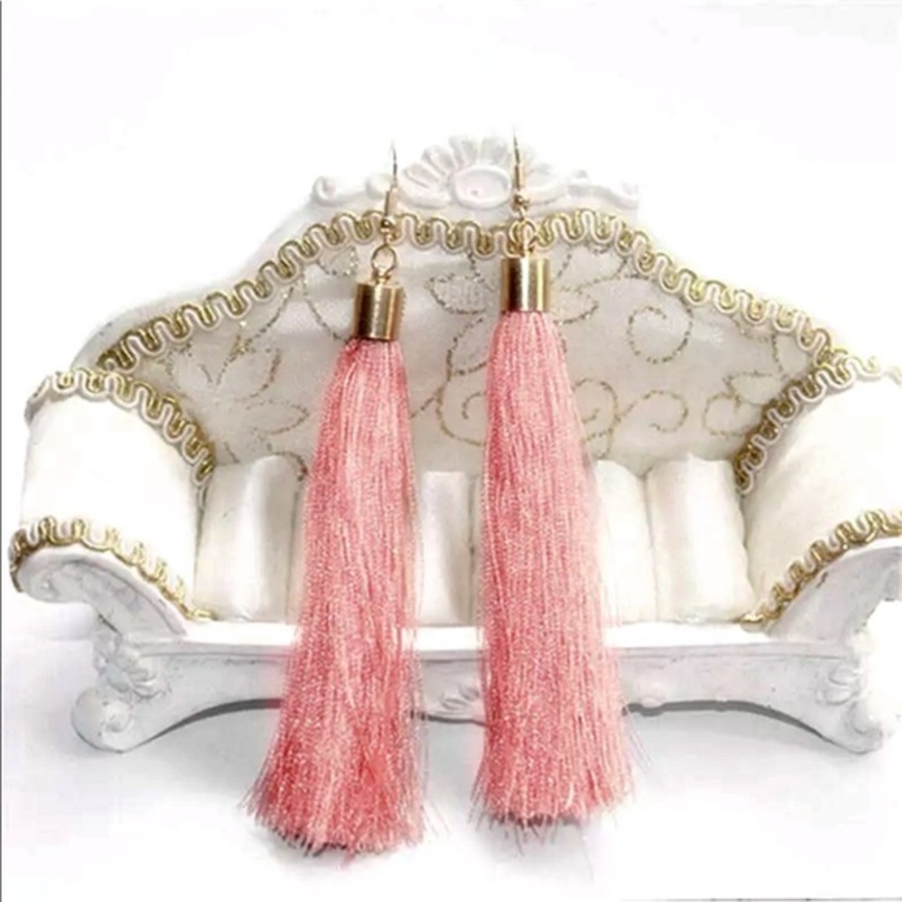 BLUSH THREAD TASSEL EARRINGS- NEW‎